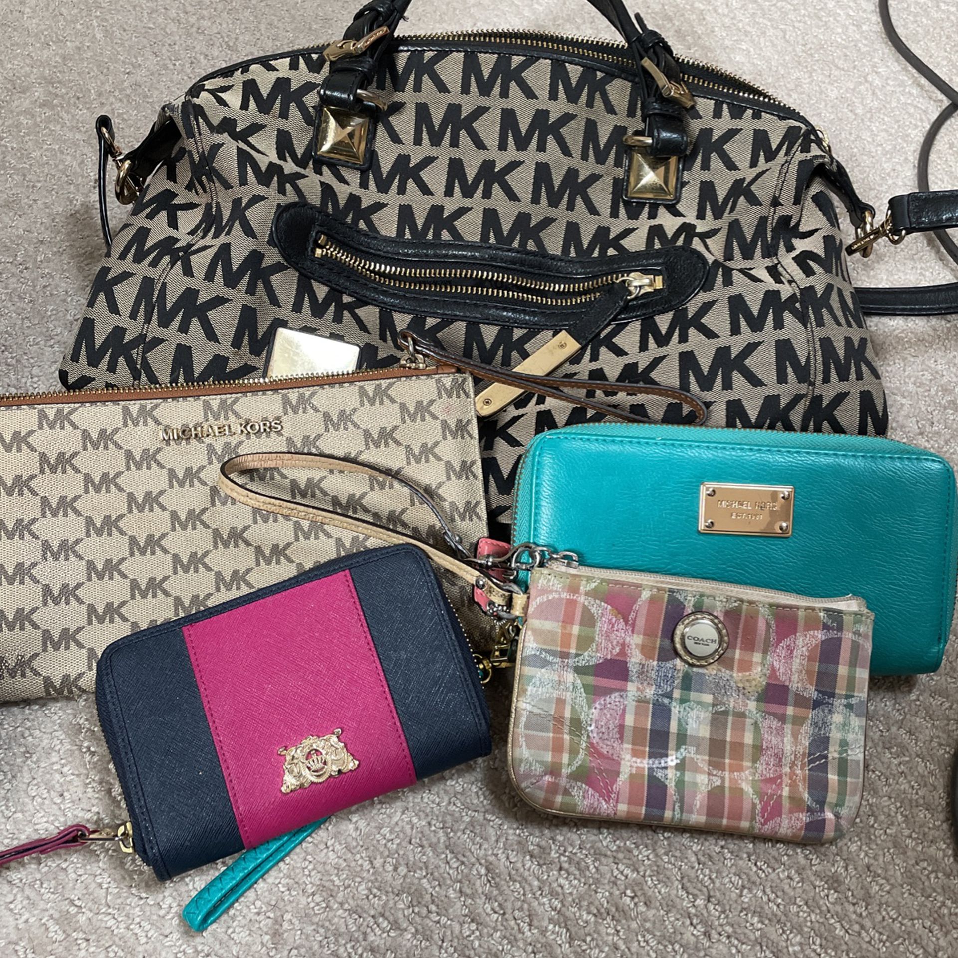 LV Wallet for Sale in Leominster, MA - OfferUp