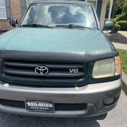 2004 Toyota Sequoia