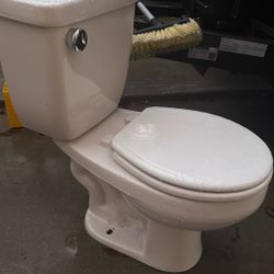 Free Toilet