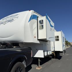 2011 Heartland Road warrior 305