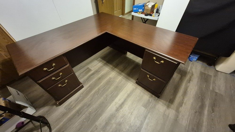 L Shaped Desk With Drawers