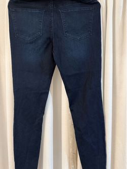 Girls pants jeans and nice sweater pieces are in great condition!🌺