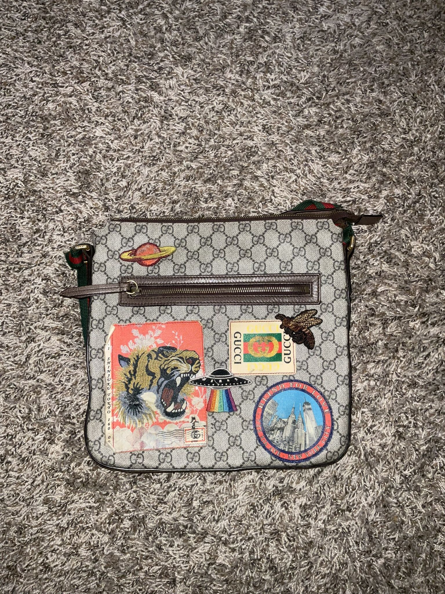 GUCCI Courrier Messenger GG Supreme Brown