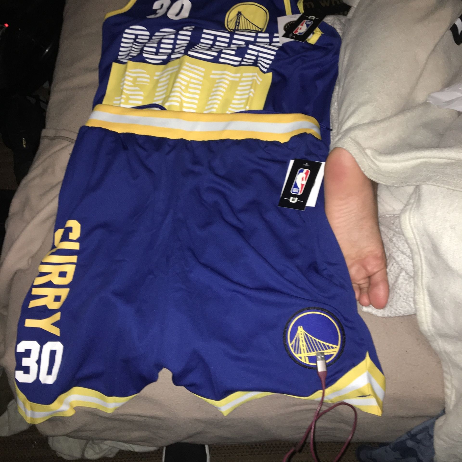 Extra Large Curry Jersey And Shorts