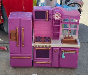 Generation doll kitchen & fridge