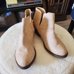Size 7 1/2 Beige Low Cut Boots $10.00