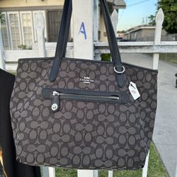 Coach Bag 👜 Tote. 👜 