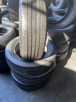 SET MICHELIN 225/60/18 GOOD USED $220 INCLUDE PROFESIONAL INSTALLATION AND TAX
