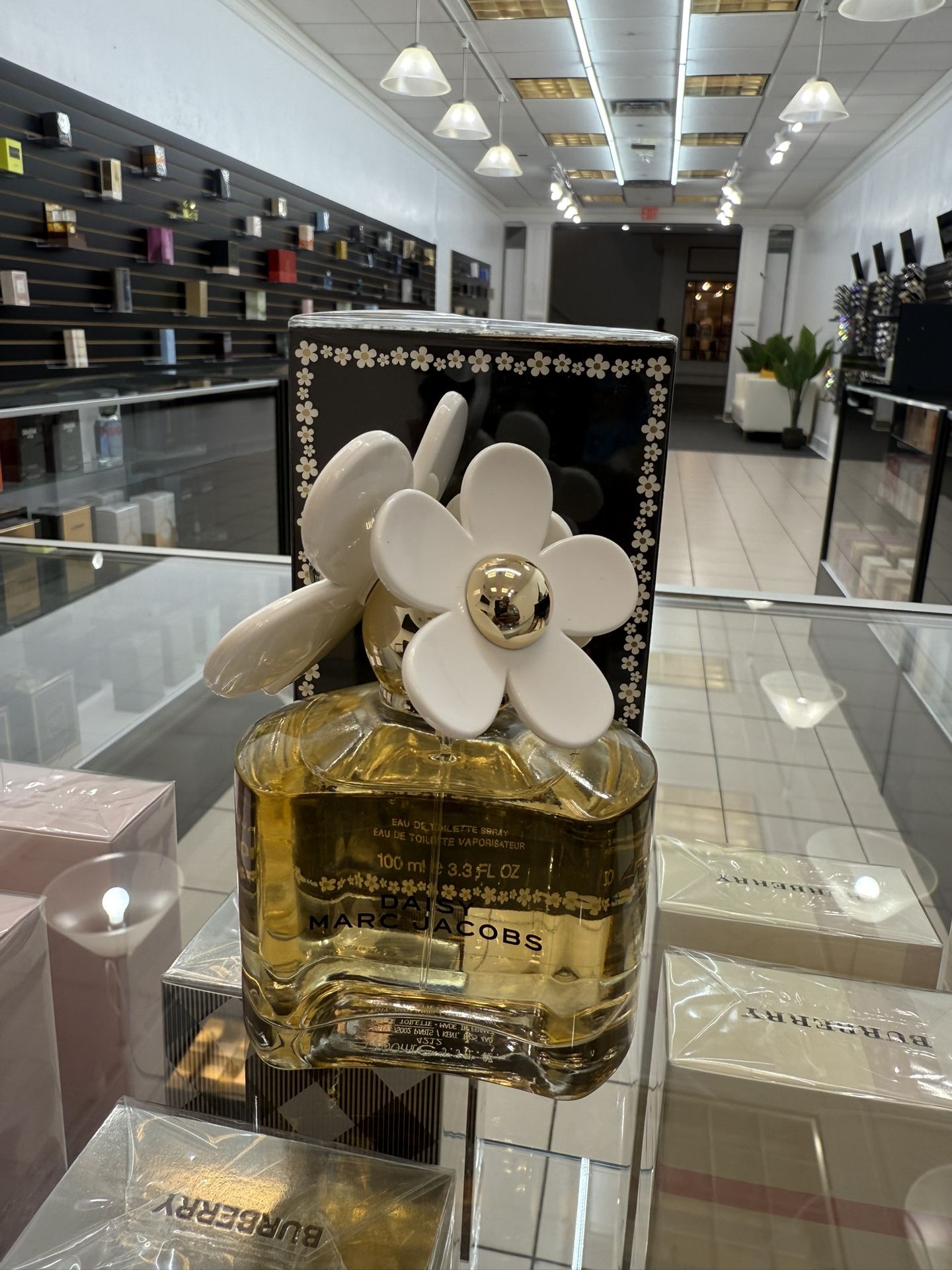 Marc Jacobs Daisy 3.3 Eau De Parfum Spray For Women