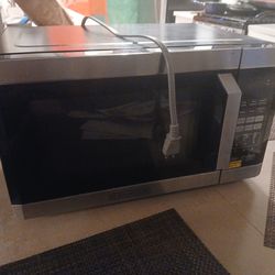 Black +docker microwave