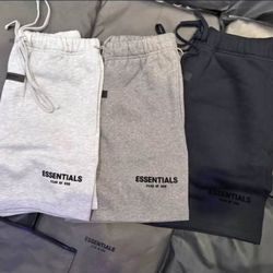 ESSENTIALS SHORTS