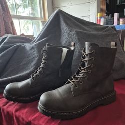 New Torrid Women's Leather Size " Brown Zipper/Laces Combat Boots $20.00