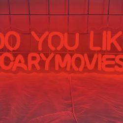 Neon Sign Light “Do You Like Scary Movies?” 16”x5”Red Horror Light Up LED Hanging Plug In NEW Scream