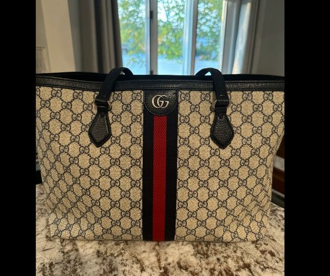 Gucci Ophidia Tote
Bag