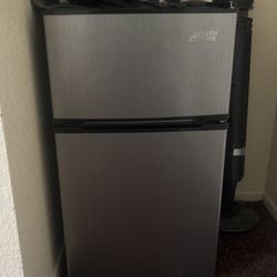 Arctic King Mini Fridge