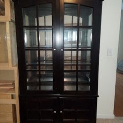 Beautiful Mahogany Cabinet
