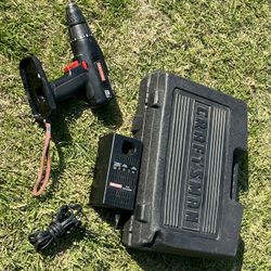 Craftsmen Drill Set 19 Volts No Battery 