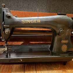 Singer Sewing Machine 