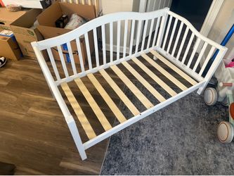 Toddler bed frame