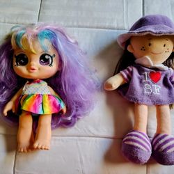 2 Dolls
