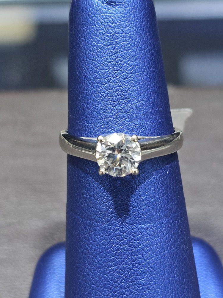 14kt WG Diamond Ring. (C-5) SIZE 7. ASK FOR RYAN. #004164001
