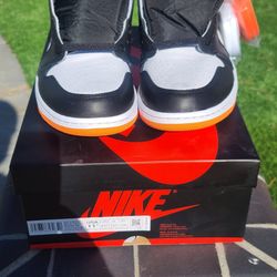Air Jordan Retro 1 Electro Orange