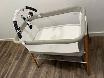 Simmons Kids Koi Gray Bed Bassinet with Black & White Baby Mobile