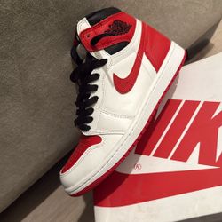 Air Jordan 1 Retro High OG Heritage 2022 White Red Men’s Size 5.5 Women's size 7