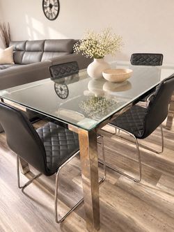 Glass dining set for sale, chairs included