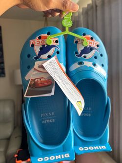 Cars crocs dinoco