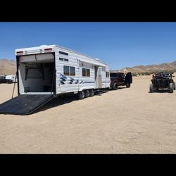 2005 Weekend Warrior FCS3200 Toy Hauler
