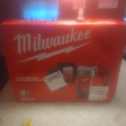 Milwaukee 5446-21  demo hammer!