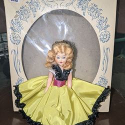 VINTAGE THE LOVELY MARY JEAN DOLL 1950's AMERICAS FAMOUS CHARACTER DOLLS IN BOX

