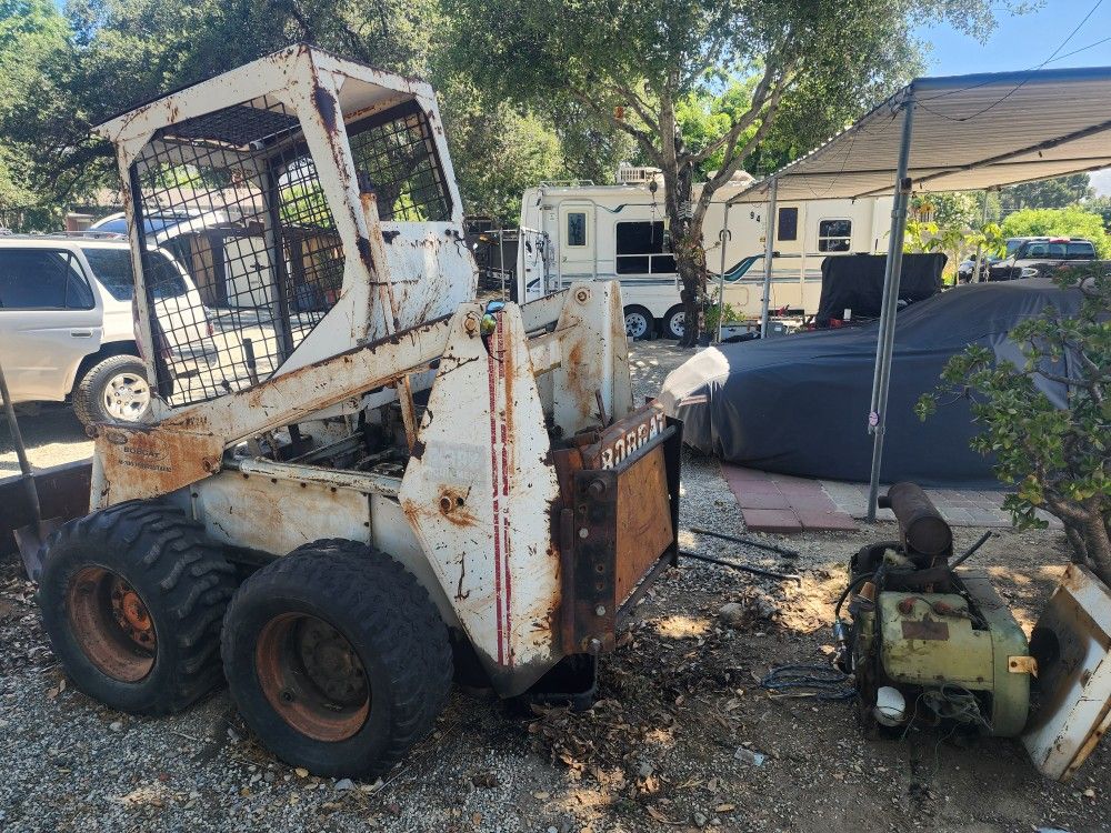Bobcat With Scoop