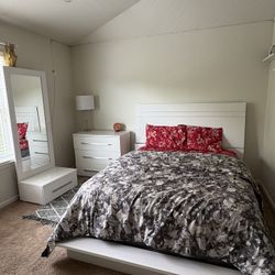 Queen Bedroom Furniture Set – Bed, Mattress, Dresser, Mirror & More