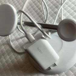 Belkin BoostCharge Pro 3-in-1 Magnetic Charging Stand - white