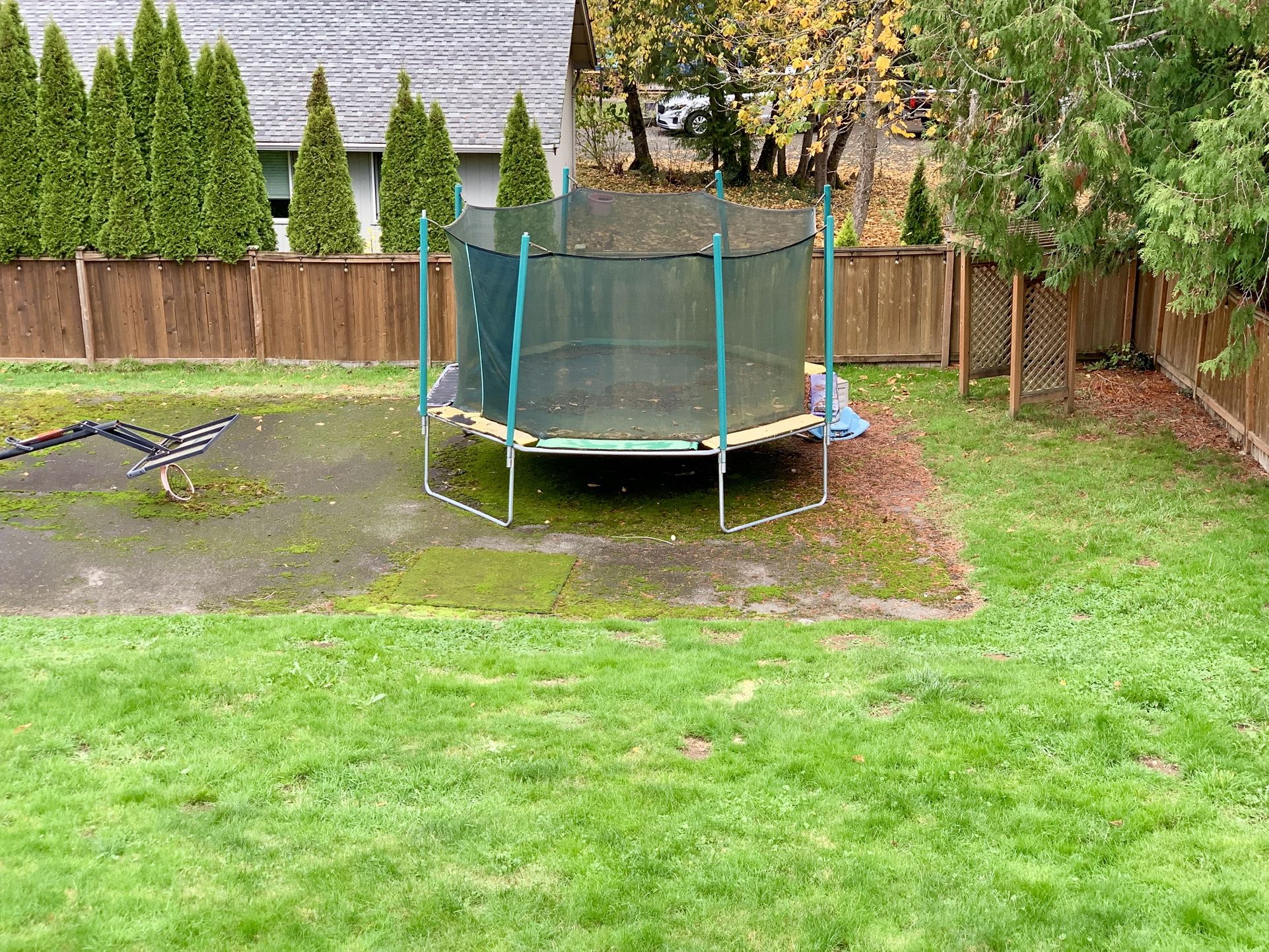 MOVING SALE! 💥 TRAMPOLINE! 