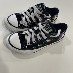 Girls Converse Size 11 