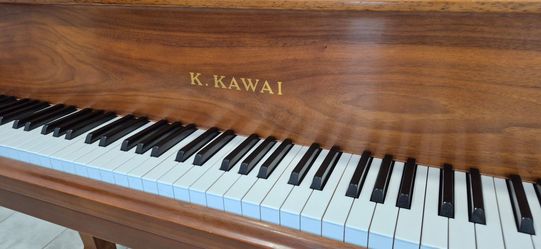 Kawai KG-2D Satin Walnut EMACULATE
