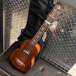Luna Uke VM Soprano Ukulele w/ Case