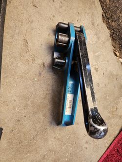 Uline strap tensioner