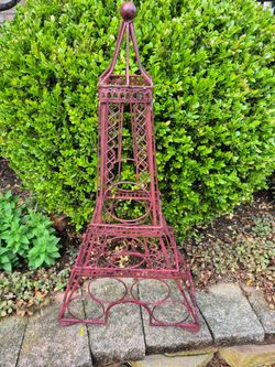 Solid Wrought Iron Garden Decor  H 30"1/2, W 15"1/2