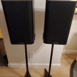 Pair Of Polk  Audio  RT5  Speakers 