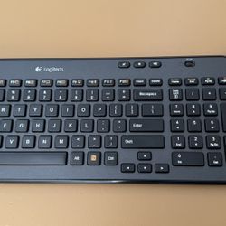 Logitech Wireless Keyboard + Mouse Set