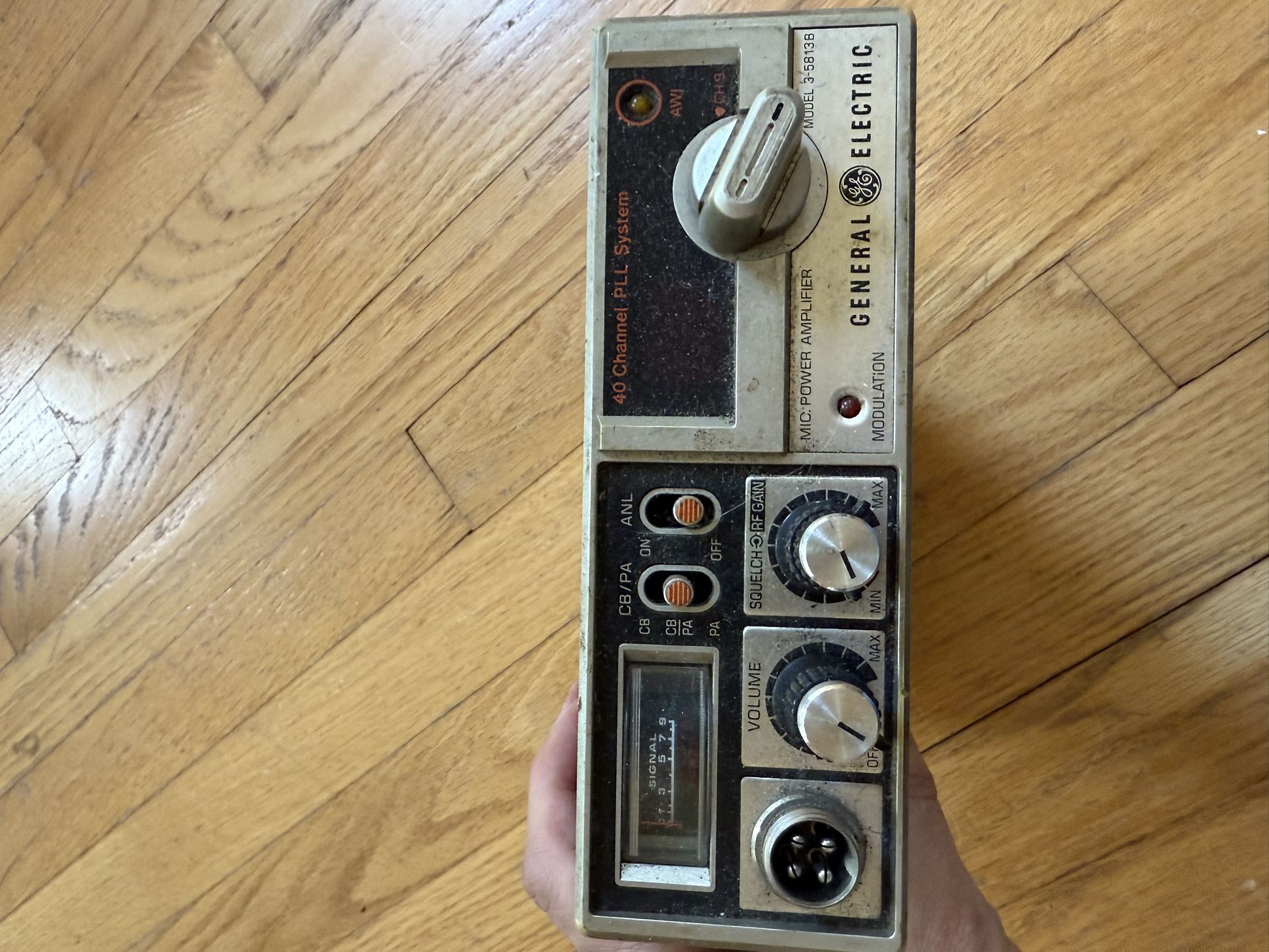 GE 3-5813B CB Citizens Band Radio