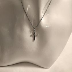 925 Sterling Silver Cubic Zirconia Cross Pendant
