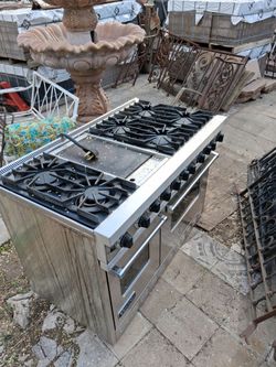 Viking Stainless Steel Gas Range with Griddle