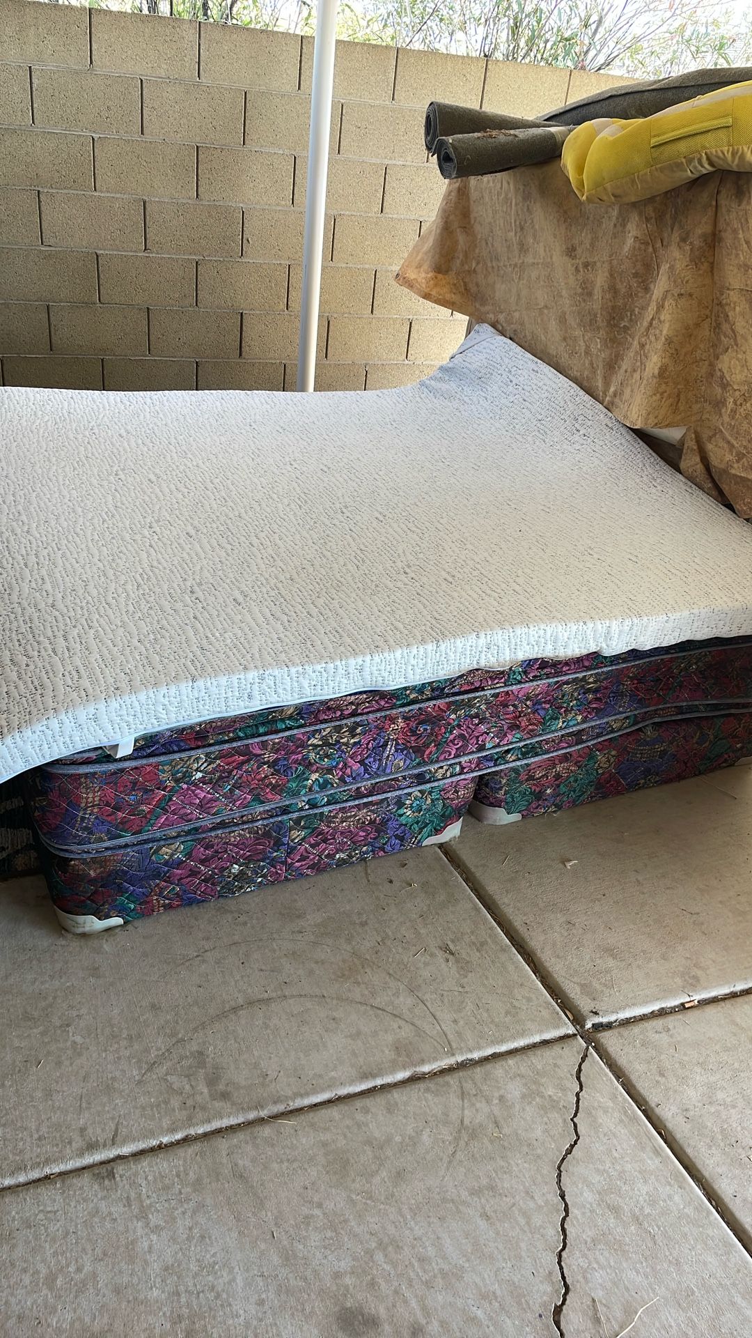 Cali king Mattress Topper & Cali King Matress & Box spring