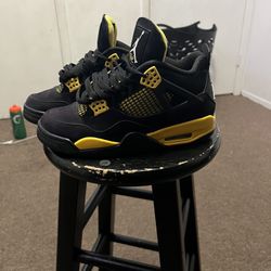 Jordan 4 Yellow Thunder 