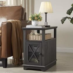 End Table/ Nightstand 